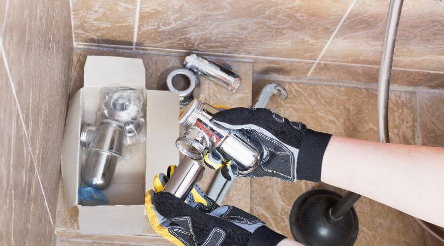 Professional gutter cleaning in Iroquois, SD
